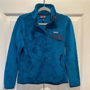 Patagonia women’s 1/4 button size small blue pullover